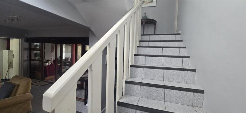 5 Bedroom Property for Sale in Hersham Western Cape